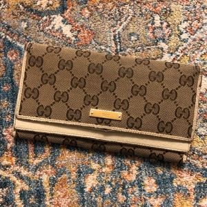 Gucci wallet